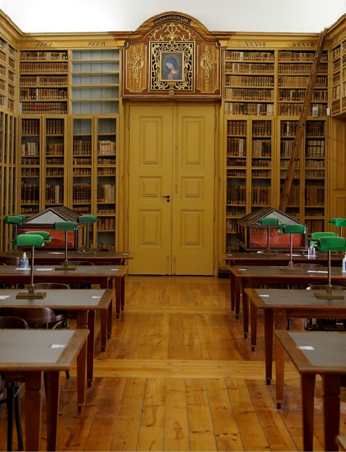 Évora Public Library